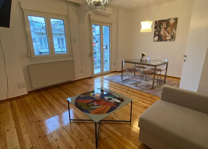 Modern, Centrally Located Apartment